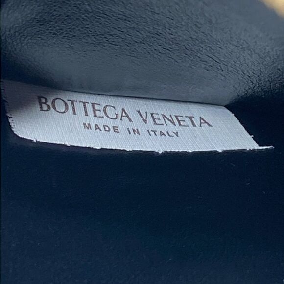 Bottega Veneta Intrecciato Leather Zip-Around Wallet - Picture 7 of 13